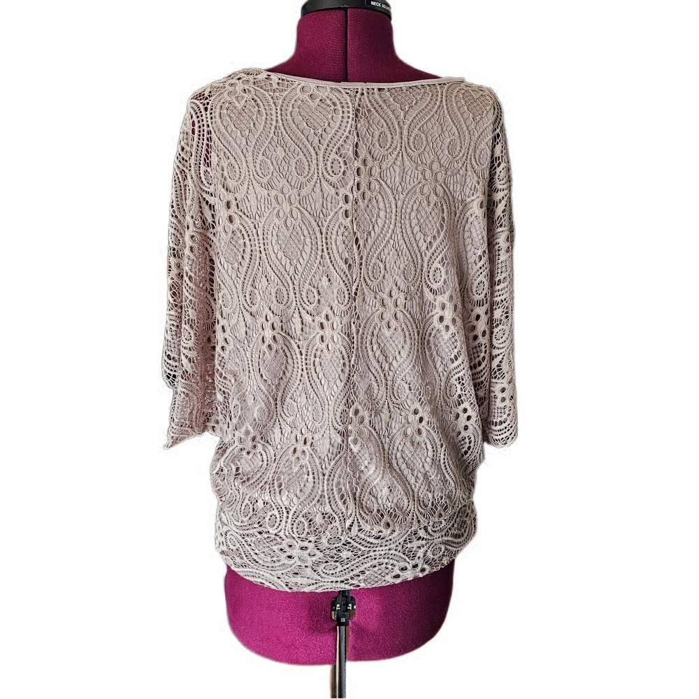 Brittany Black Elegant Lace Women's 3/4 Sleeve Banded Bottom Tank Lace Top - Picture 5 of 12